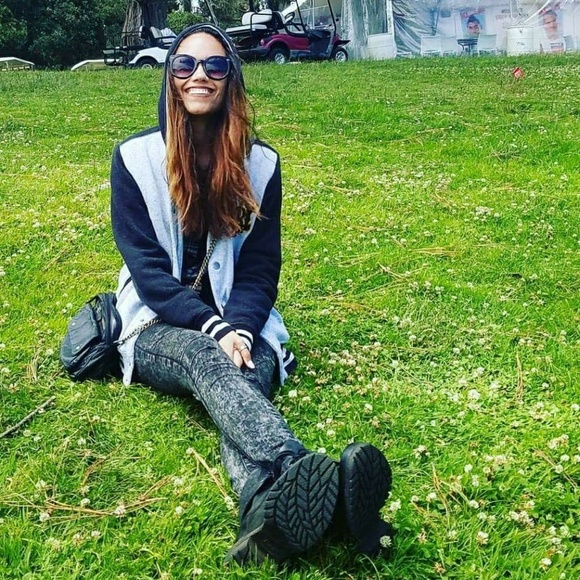 Meet your Posher, Sara! - Picture 4 of 4