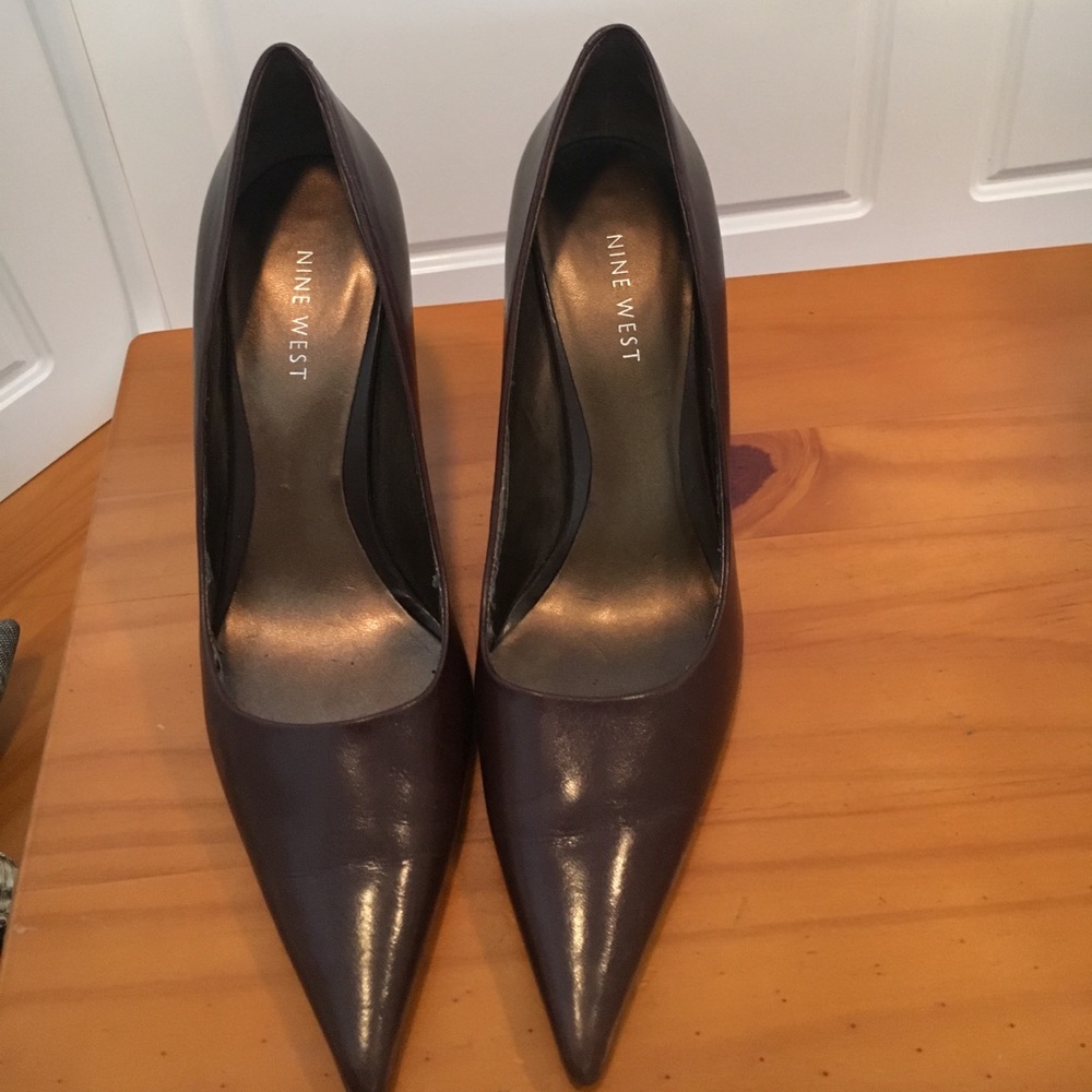 Nine West Brown Leather Pointy Toe Heels - Sz. 7