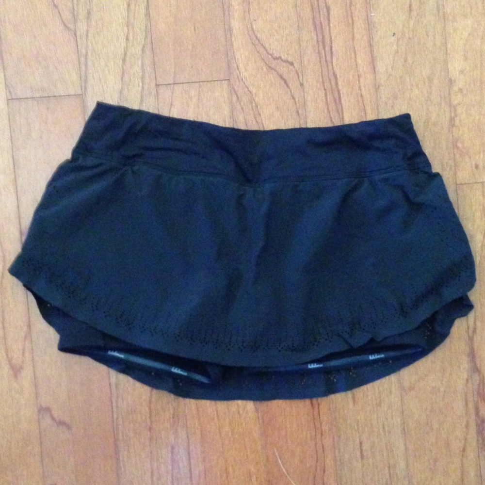 Black Lululemon skirt short size 4