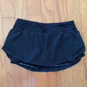 Black Lululemon skirt short size 4