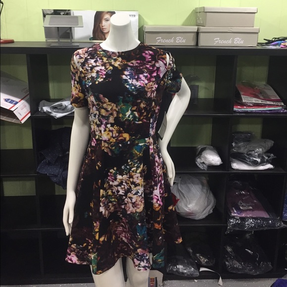 Fashion Forward Shoulder Slit Dress - Picture 3 of 3