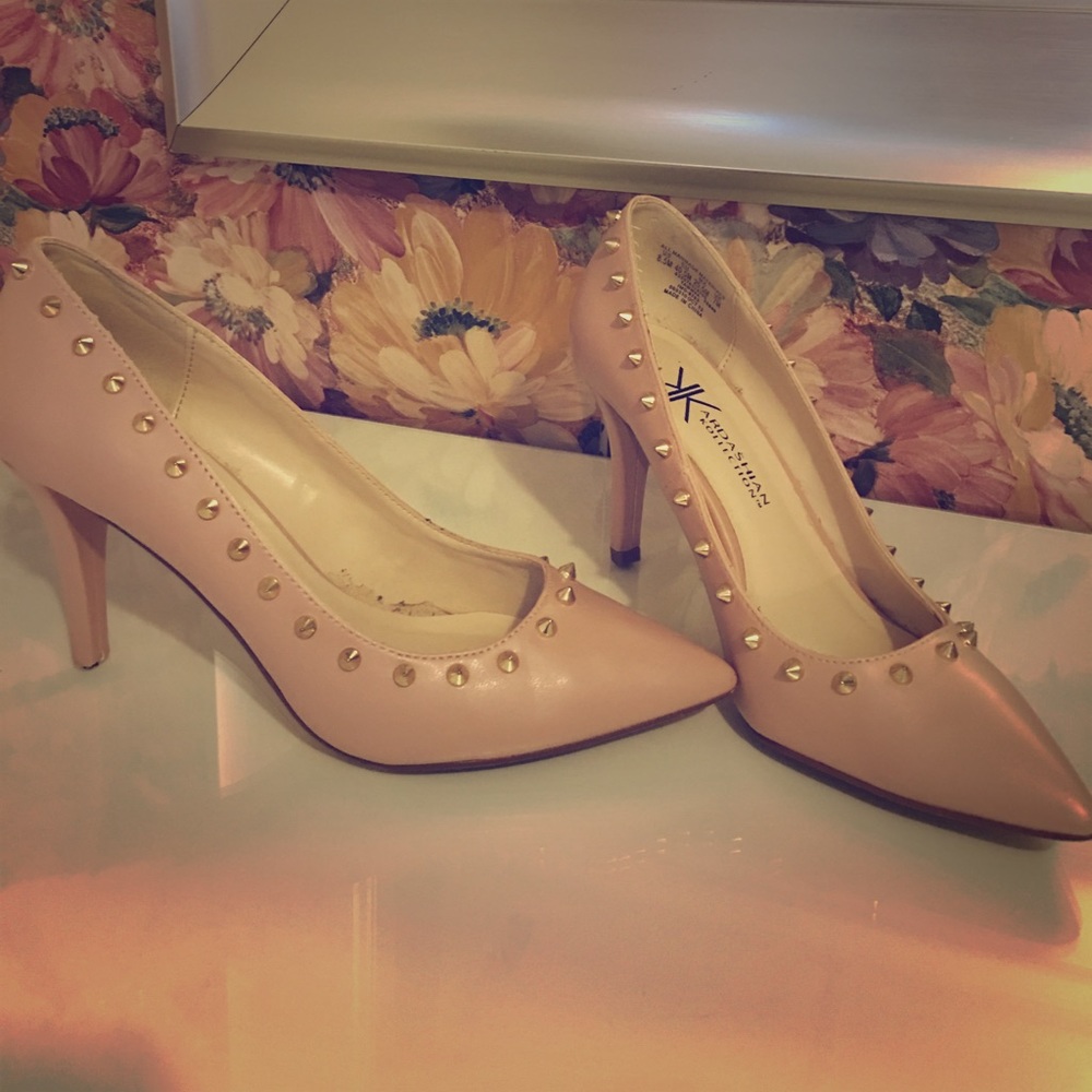 Blush studded pumps!
