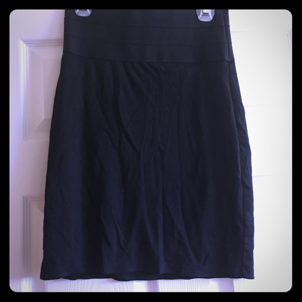 Max Studio Black Stretchy Pencil Skirt