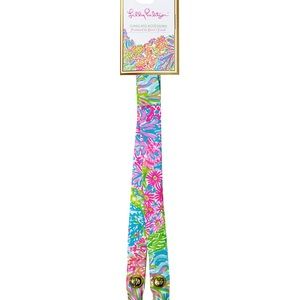 Lilly Pulitzer sunglass strap in lovers coral