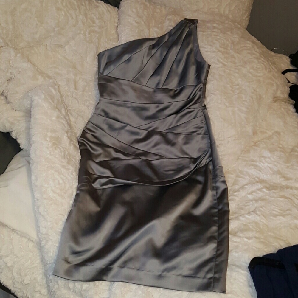 Gray one shoulder silk dress