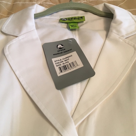 Crocs New white button down scrub jacket - Picture 4 of 5