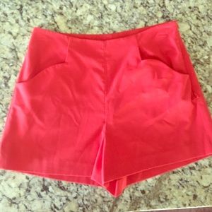 Red Gianni Bini shorts