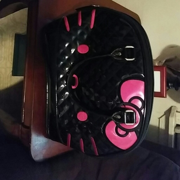 Hello Kitty Handbag & Wallet - Picture 3 of 4