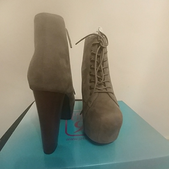 Taupe platform booties - Picture 3 of 4