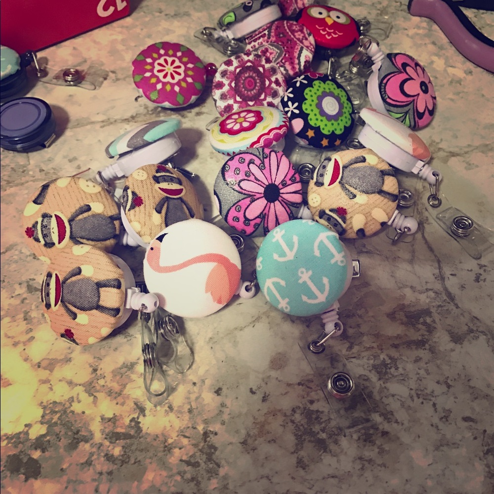 Retractable name badge holder❤️