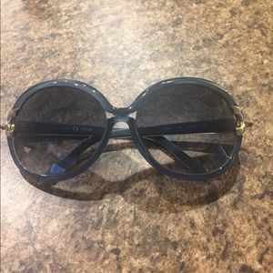 💥pending trade💥Soft blue Chloe sunglasses