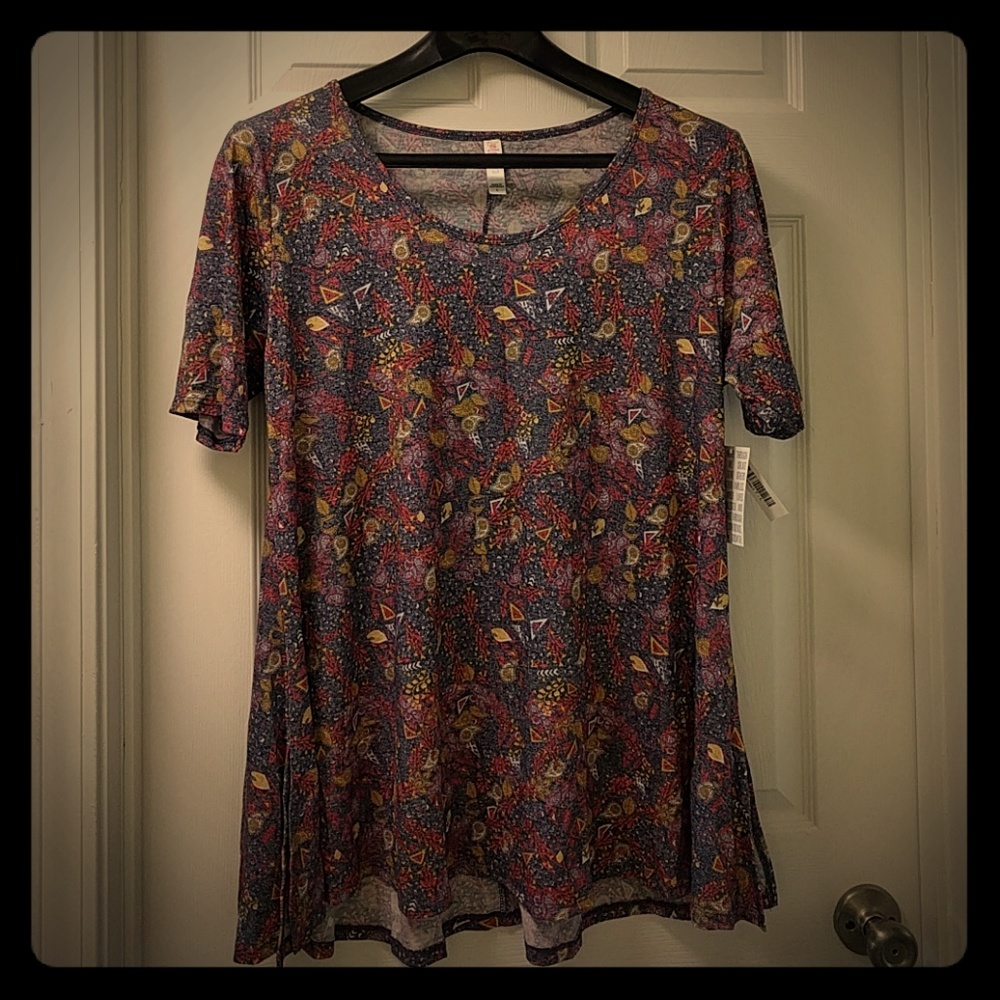 LuLaRoe L Perfect T BNWT