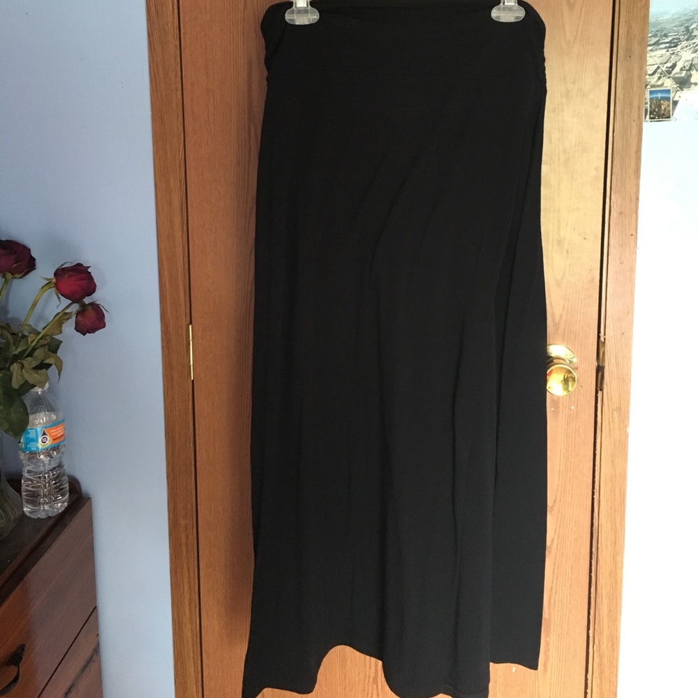 Long black skirt.