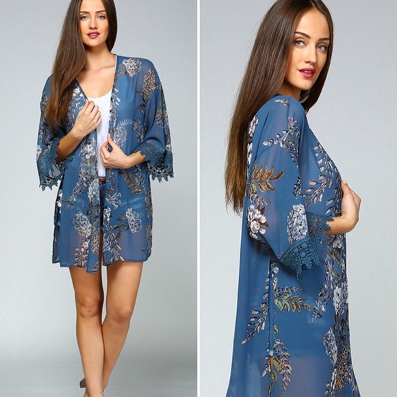 Tops - S-M Blue Floral Kimono