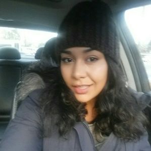 Meet your Posher, Raquel