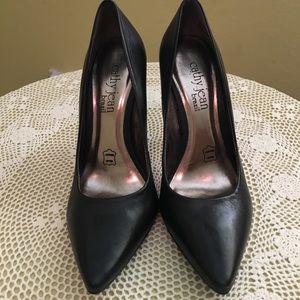 Cathy Jean Stiletto pumps. Size 8