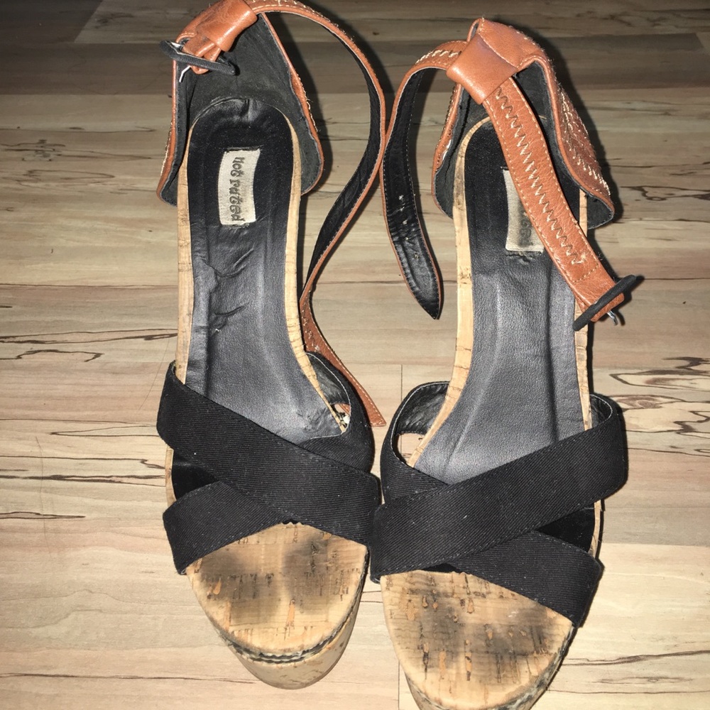 Wedged heel