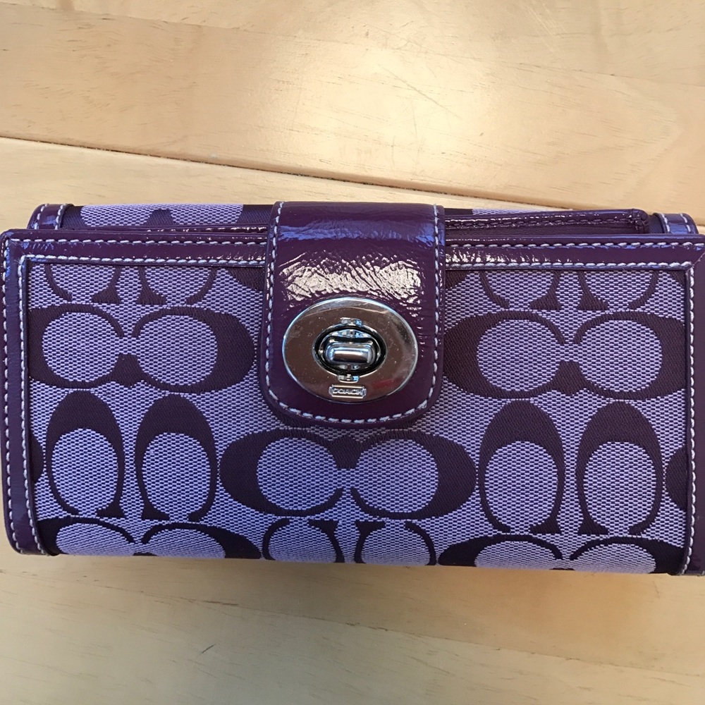 Authentic Brand new plum coach wallet with tags