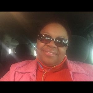 Meet your Posher, Sharon