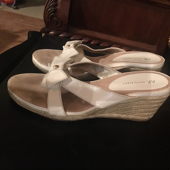 White sandals - Picture 2 of 2