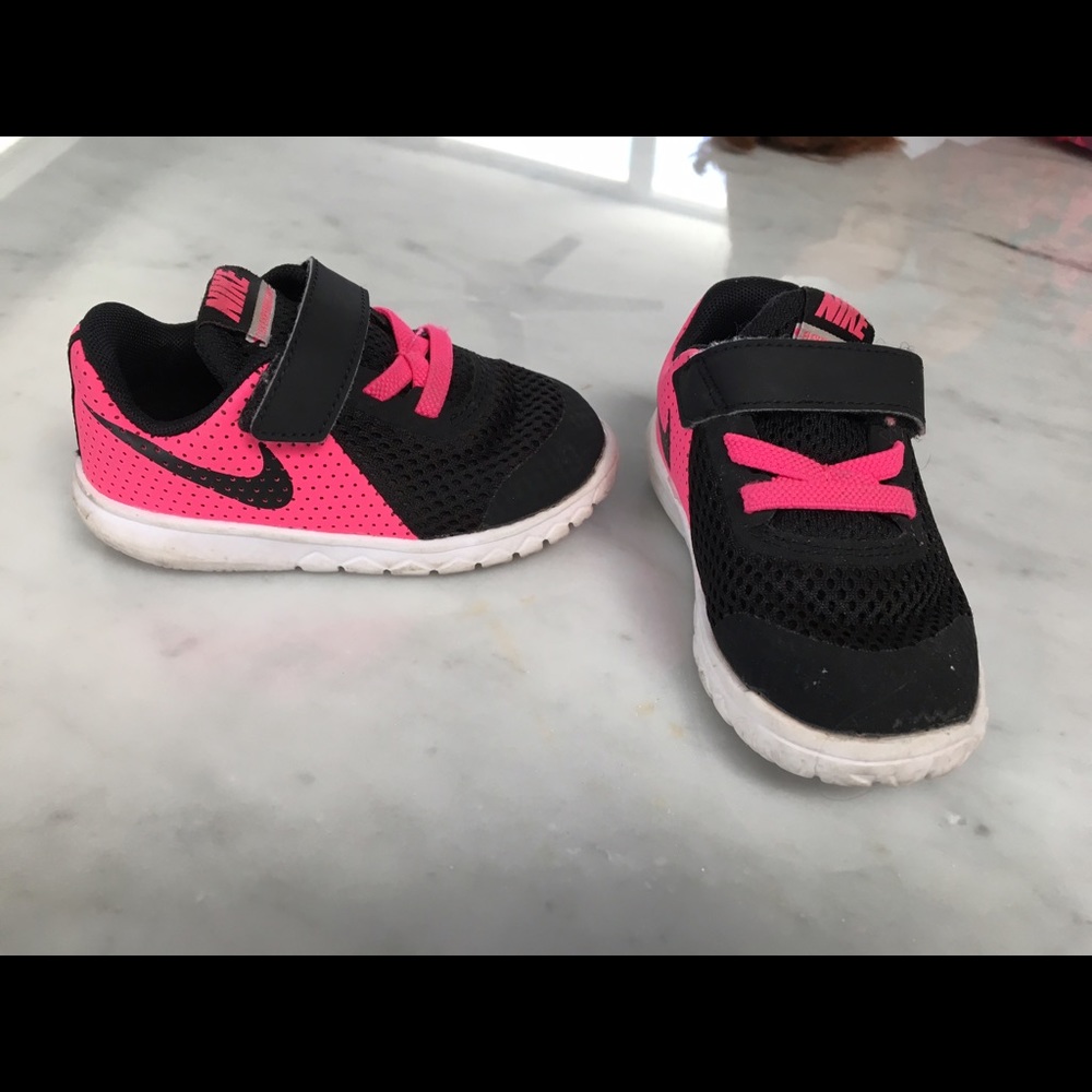 Toddler size 6 Nike shoes