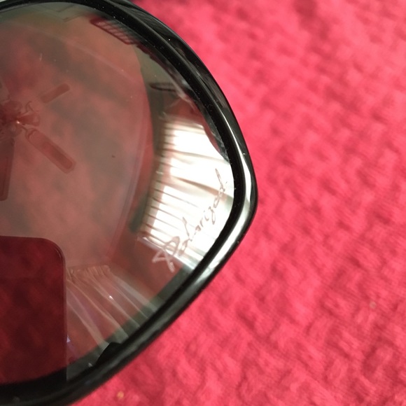 Oakley Breast Cancer Awareness polarized s glasses - Picture 3 of 4