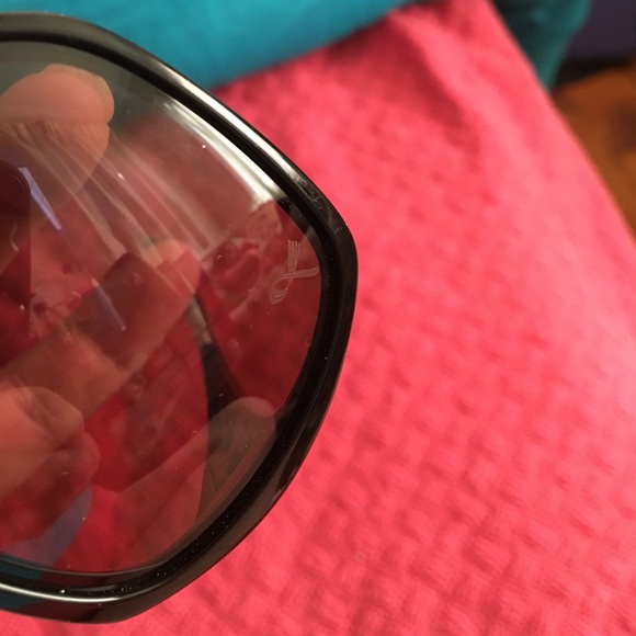 Oakley Breast Cancer Awareness polarized s glasses - Picture 4 of 4