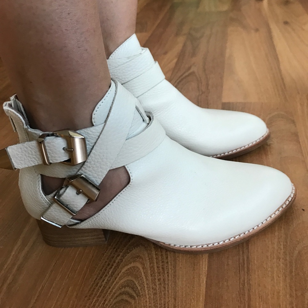 🍸HP 🎉 09/01/2018 Jeffrey Campbell Ankle Boots