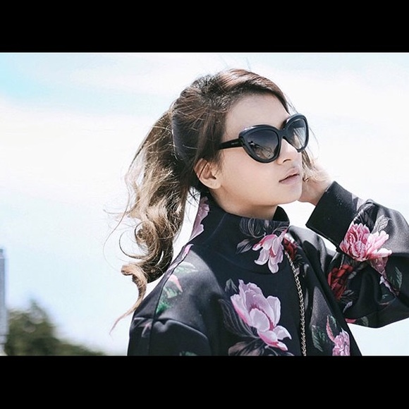 Prada "CatEye" Sunglasses - Picture 2 of 7