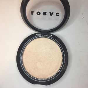 Lorac illuminating highlighter