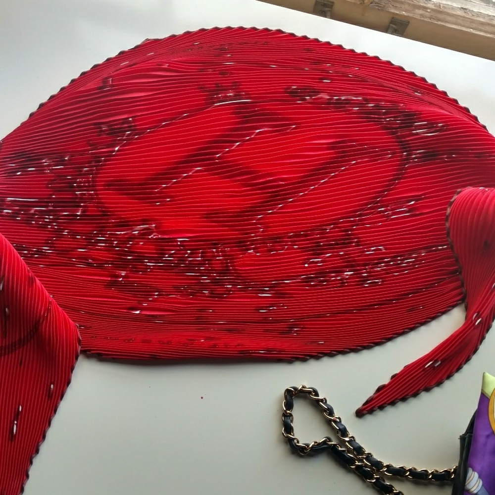Hermes accordion scarf in Red.