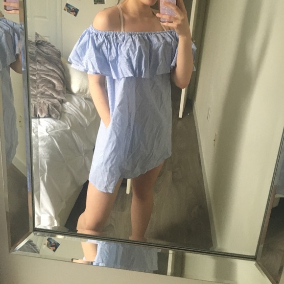 SOLD💥NWT off shoulders striped dress!👗 - Picture 2 of 3