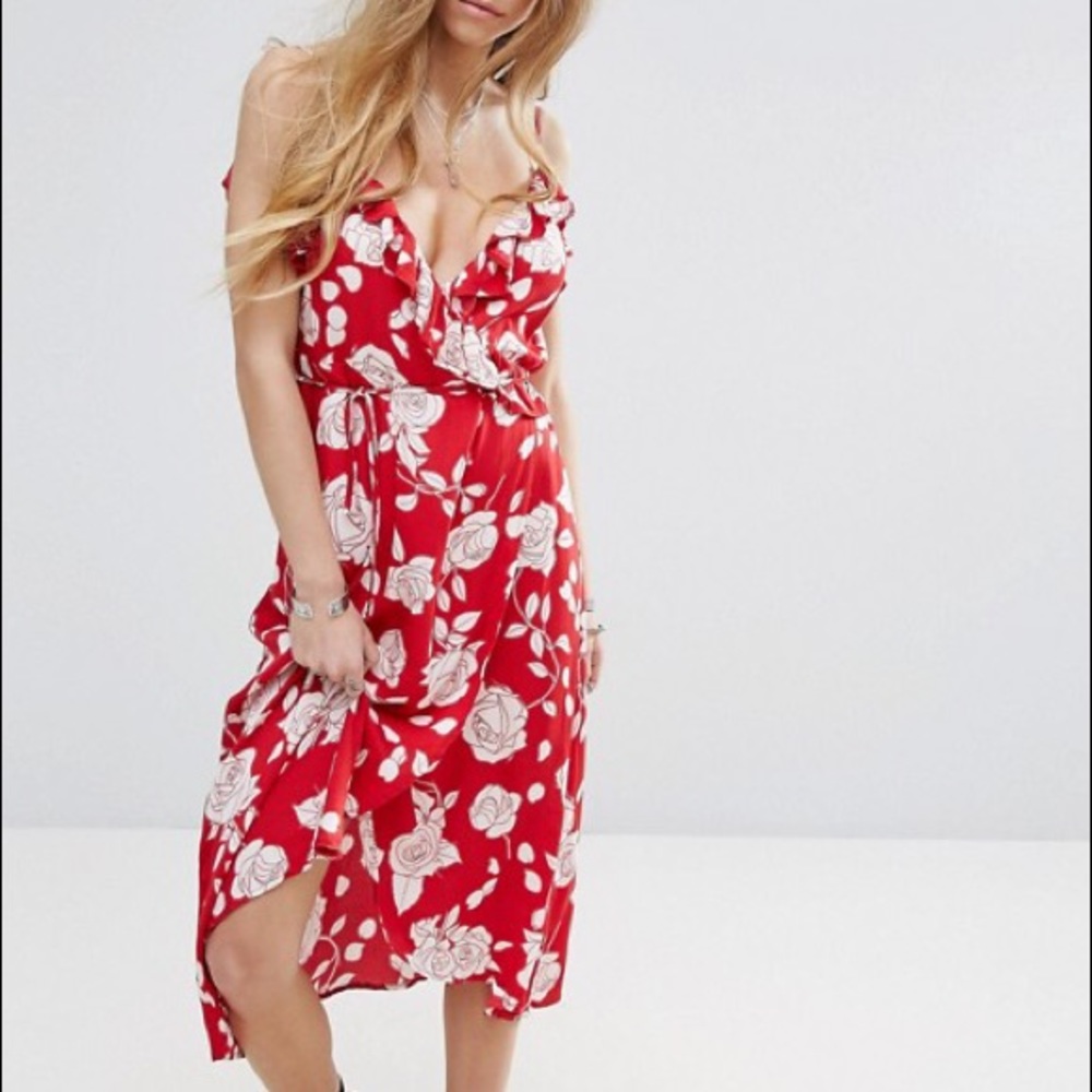 Minkpink beauty and beast cold shoulder dress NWT