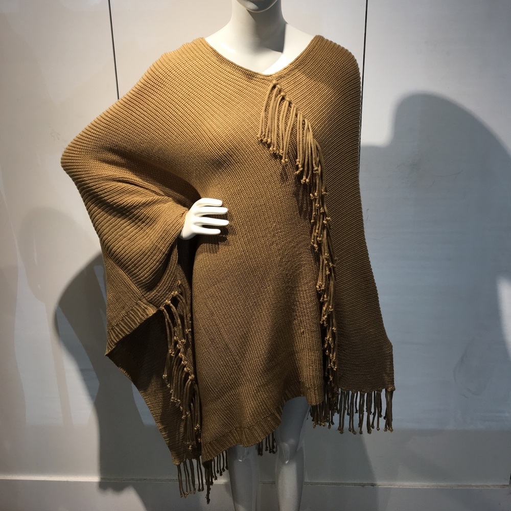 Camel fringe knitted poncho