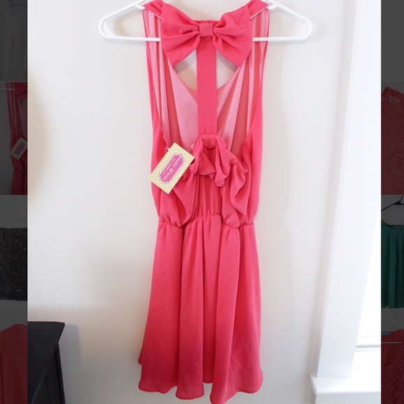 Dresses & Skirts - Bow Dress