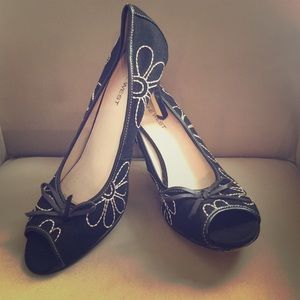 Nine West Embroidered Heels