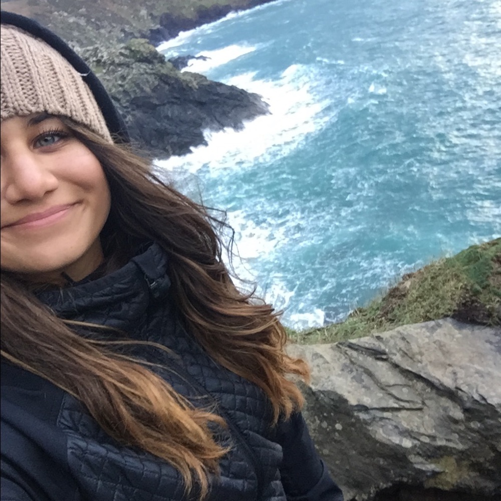 Meet your Posher, Leah