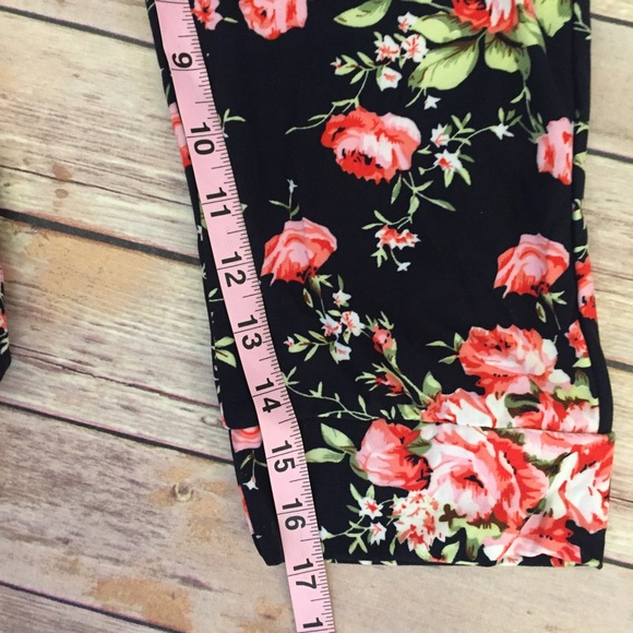 ❤️❗️S/M Floral Drawstring Capri w/Pockets - Picture 4 of 7
