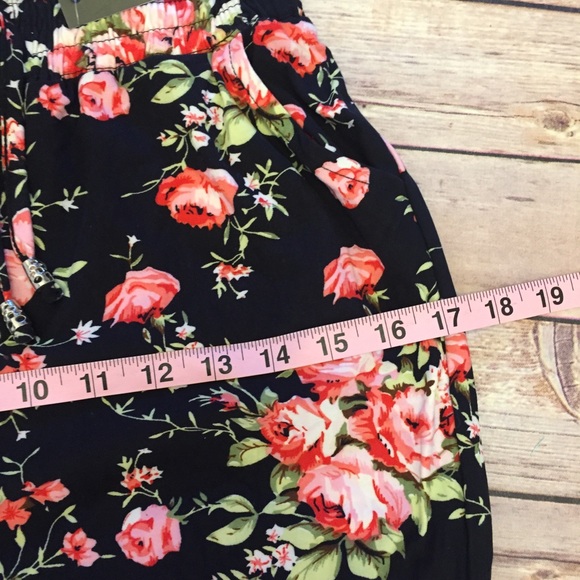 ❤️❗️S/M Floral Drawstring Capri w/Pockets - Picture 6 of 7
