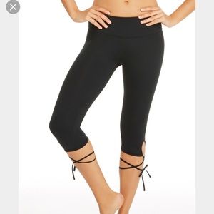 Fabletics Gardenia Crop Legging- Black Size S