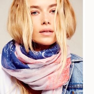 FP Oversized American flag scarf