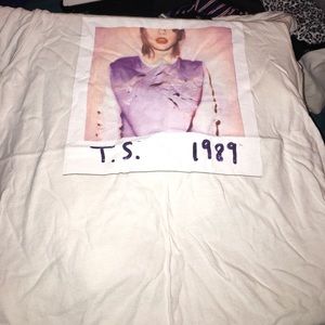 Taylor Swift 1989 tour shirt