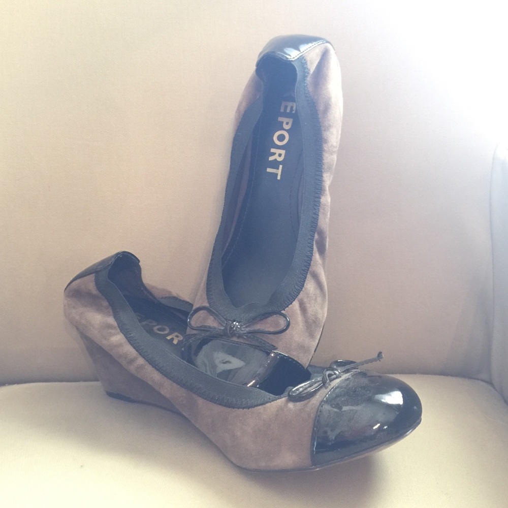 Report heeled ballet shoe