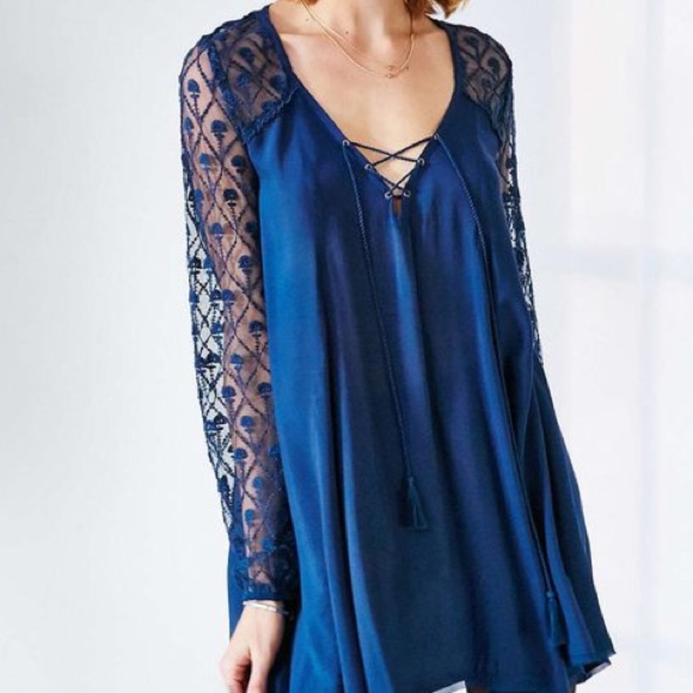 Ecote Aura Embroidered Mesh Sleeve Dress - small