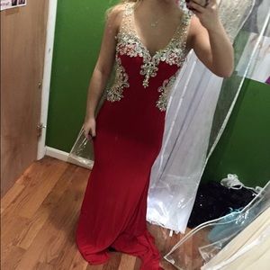 beautiful red prom dress
