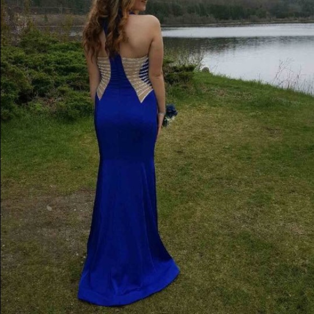 beautiful royal blue prom dress