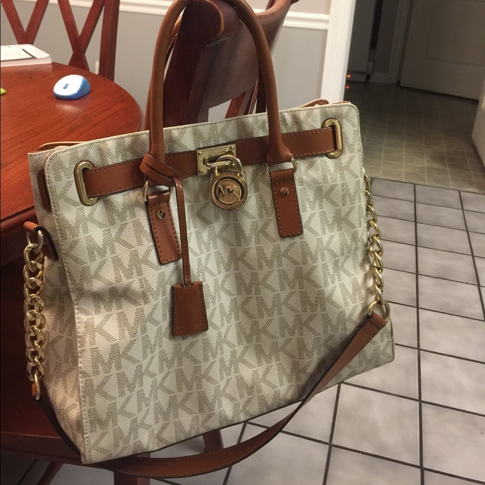 Authentic Michael Kors Purse.