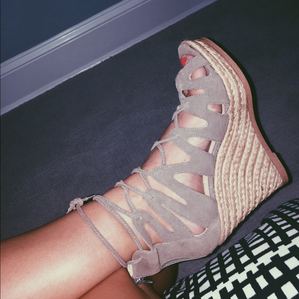 Steve Madden Theea Suede Wedge Lace Up Sandals