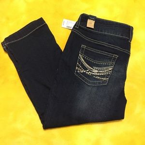 Maurice's Capris size Medium.