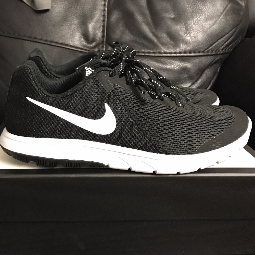 Women's Nike Flex Trainers Size 10